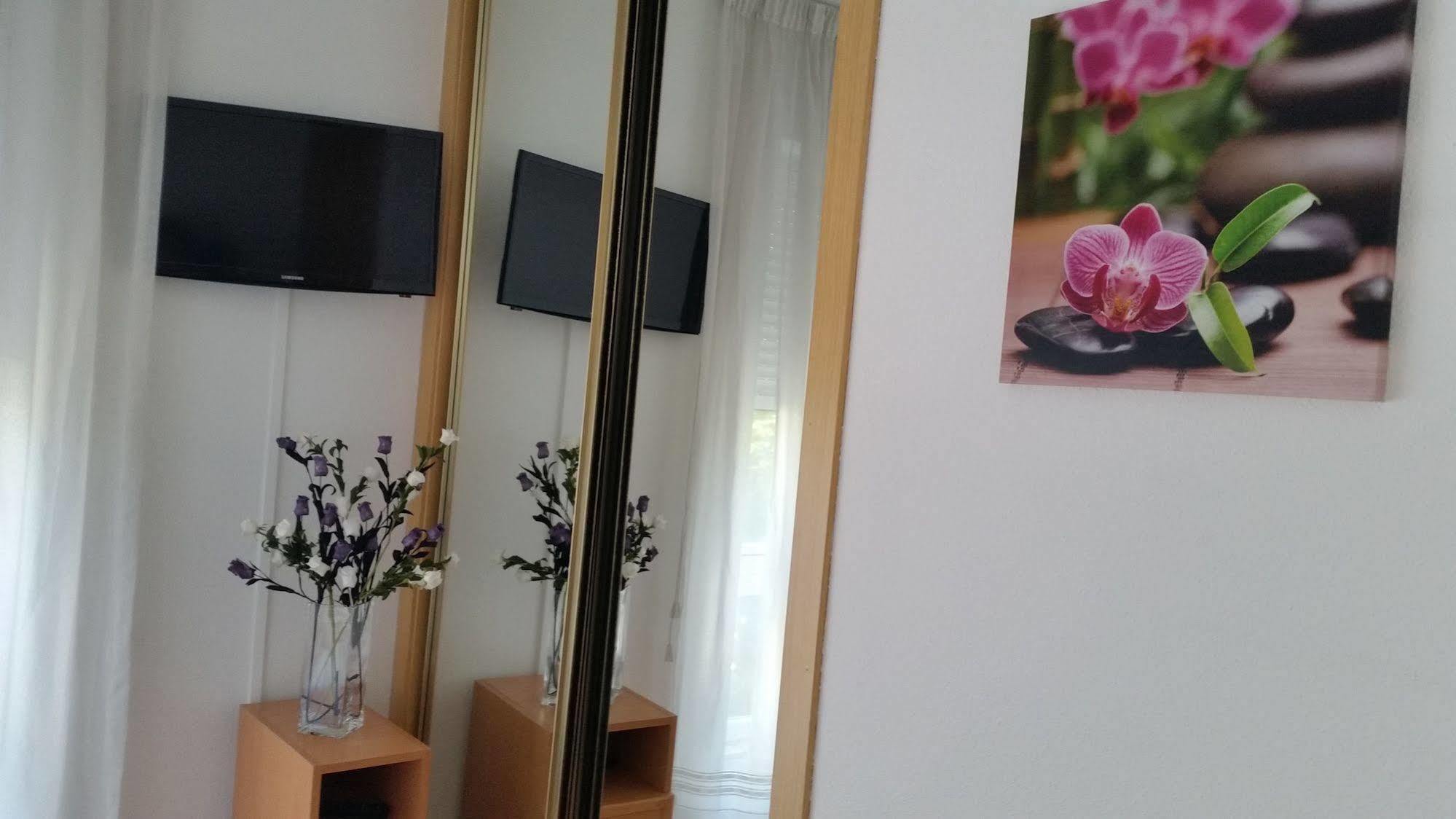 Hostal Lucus Lugo Extérieur photo